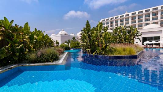 TITANIC DELUXE GOLF BELEK Pools & Beach